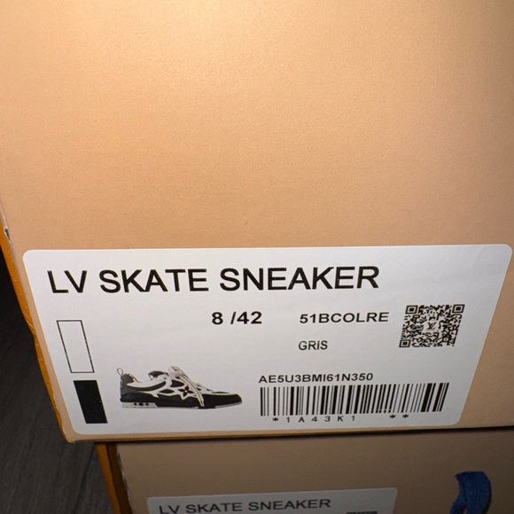 LV Skate Grey White Sneakers US M 10 & M 8.5 | 100% Authentic Traded in-store✅ - Picture 9 of 14